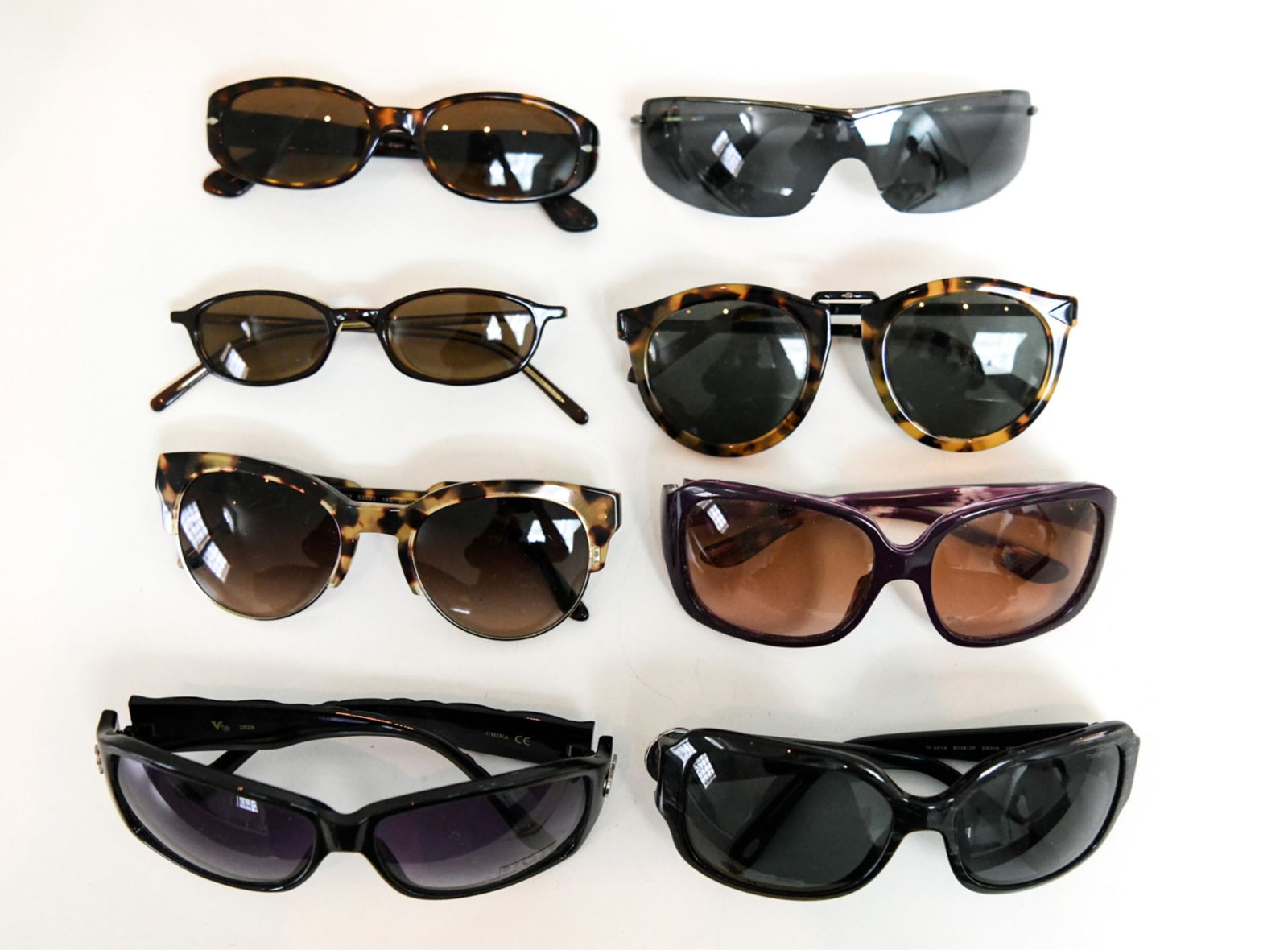 (8) GROUPING DESIGNER SUNGLASSES (1 of 20)