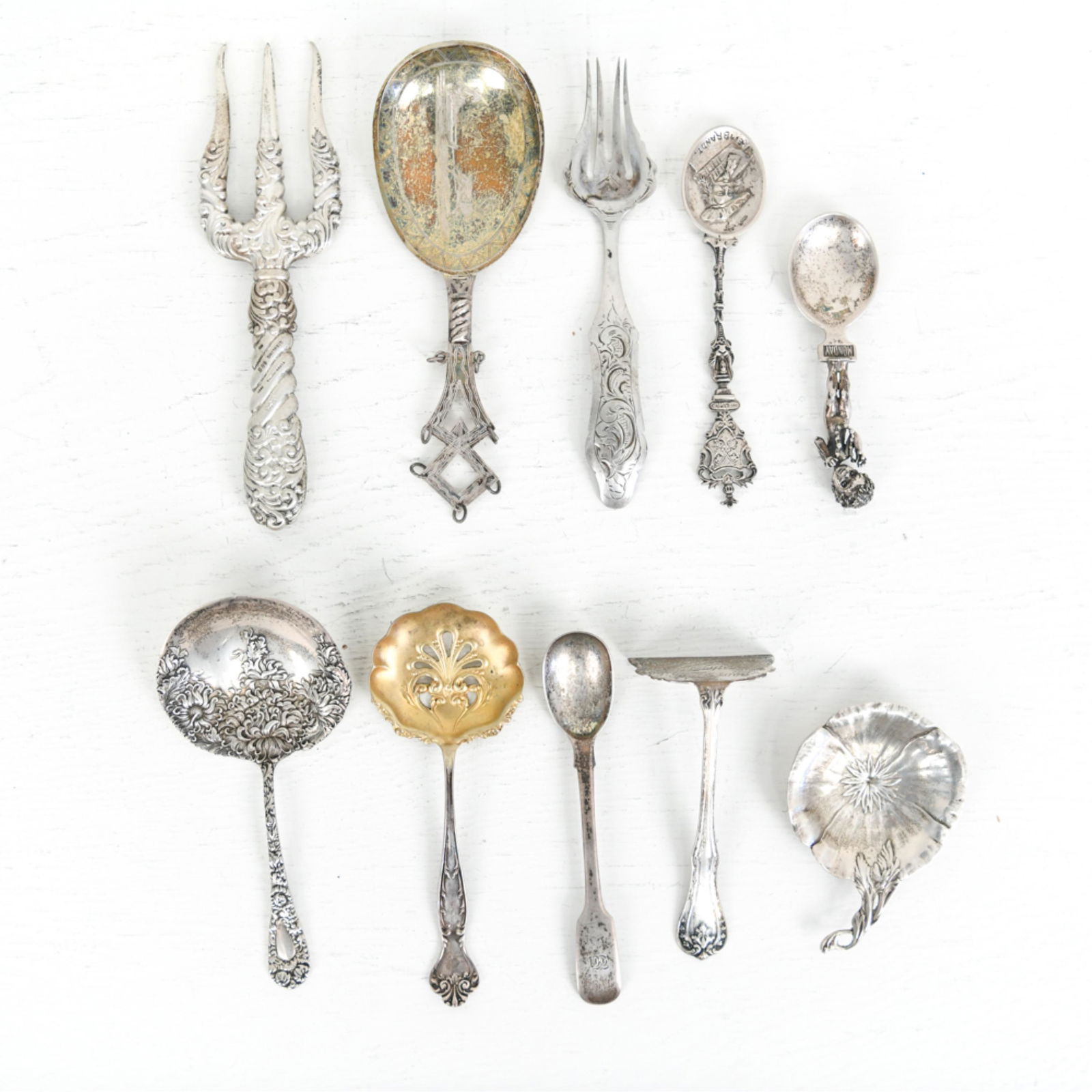 GROUPING OF STERLING SILVER SERVING UTENSILS (1 of 19)