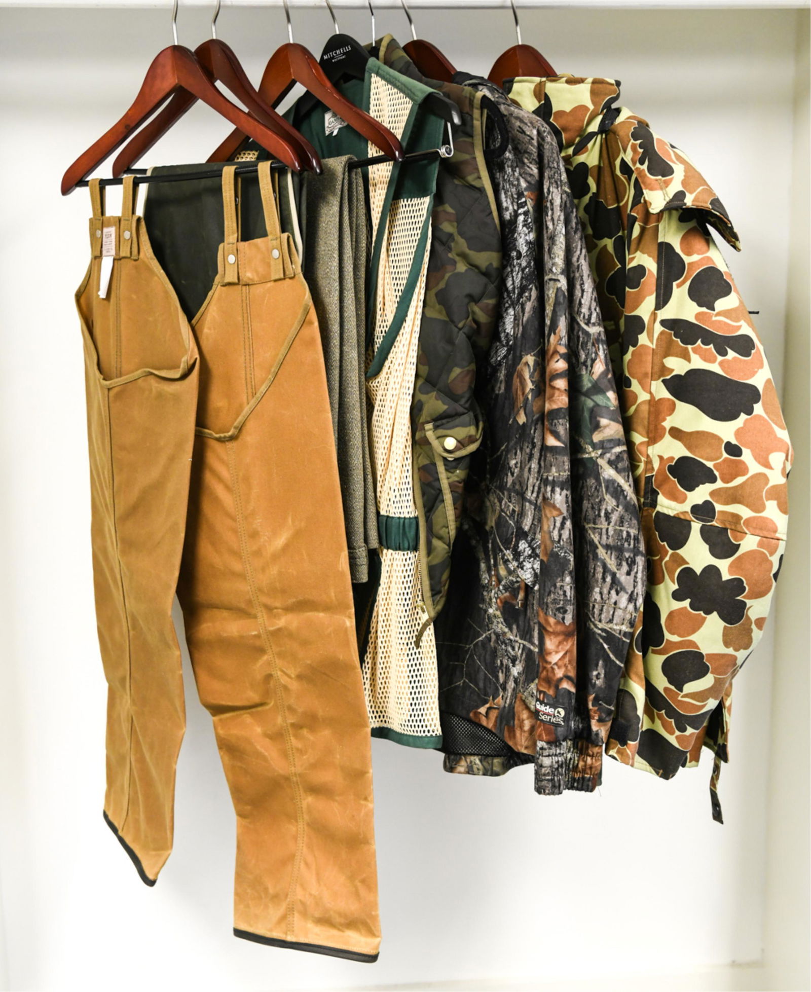 MENS HUNTING CLOTHING GROUPING (1 of 13)