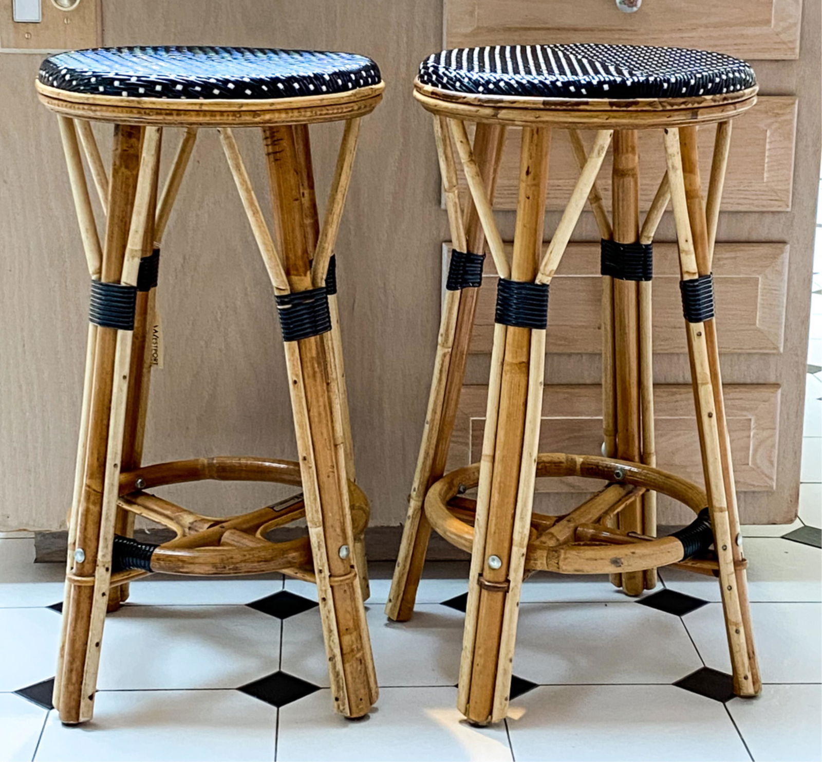 (2) DRUKER BAMBOO BAR STOOLS (1 of 4)