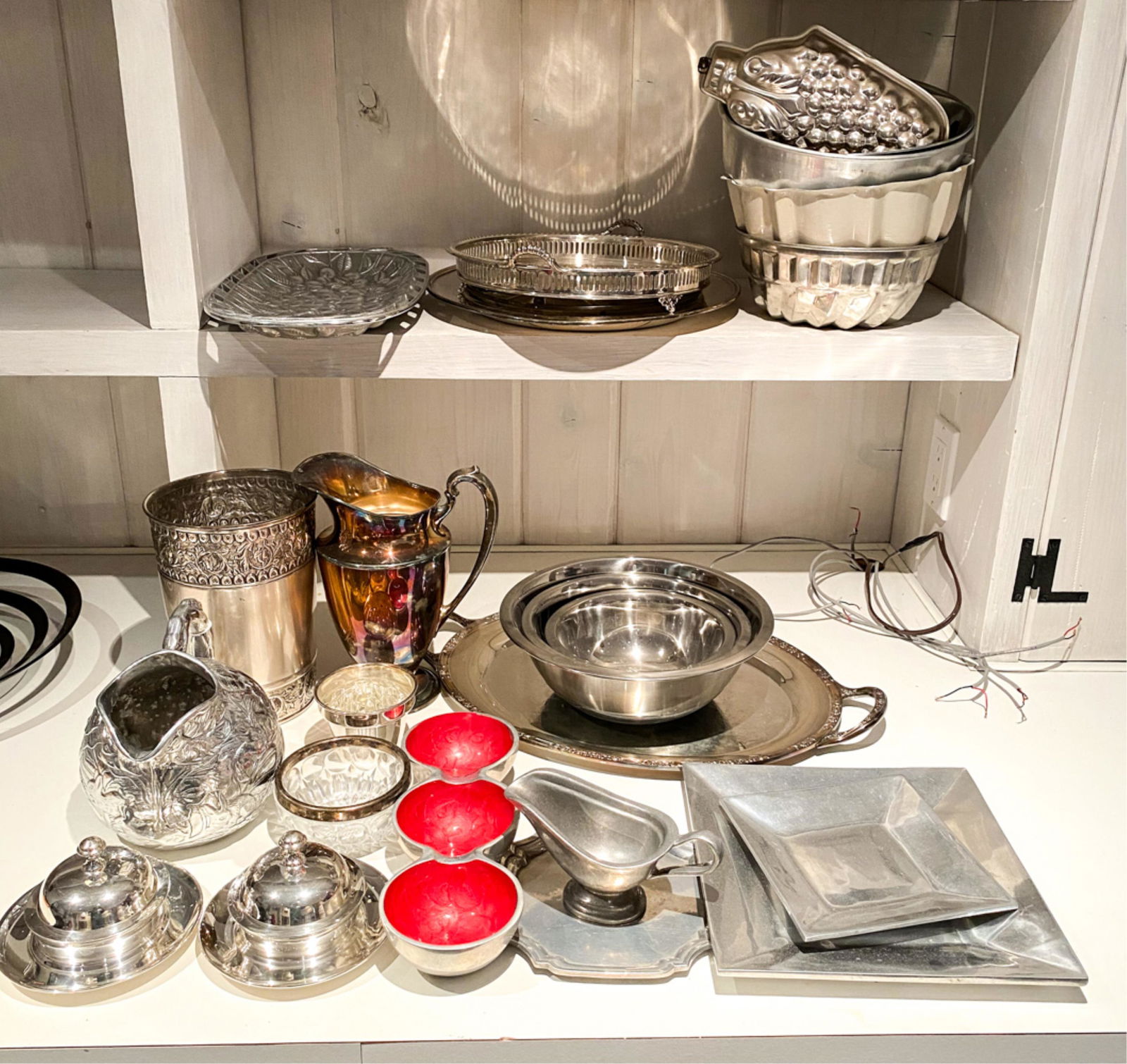 METAL SERVEWARE GROUPING: Dimensions: (Largest tray) H 2" x W 21.5" x D 15" Condition: Various stages of use and wear, some scratches.