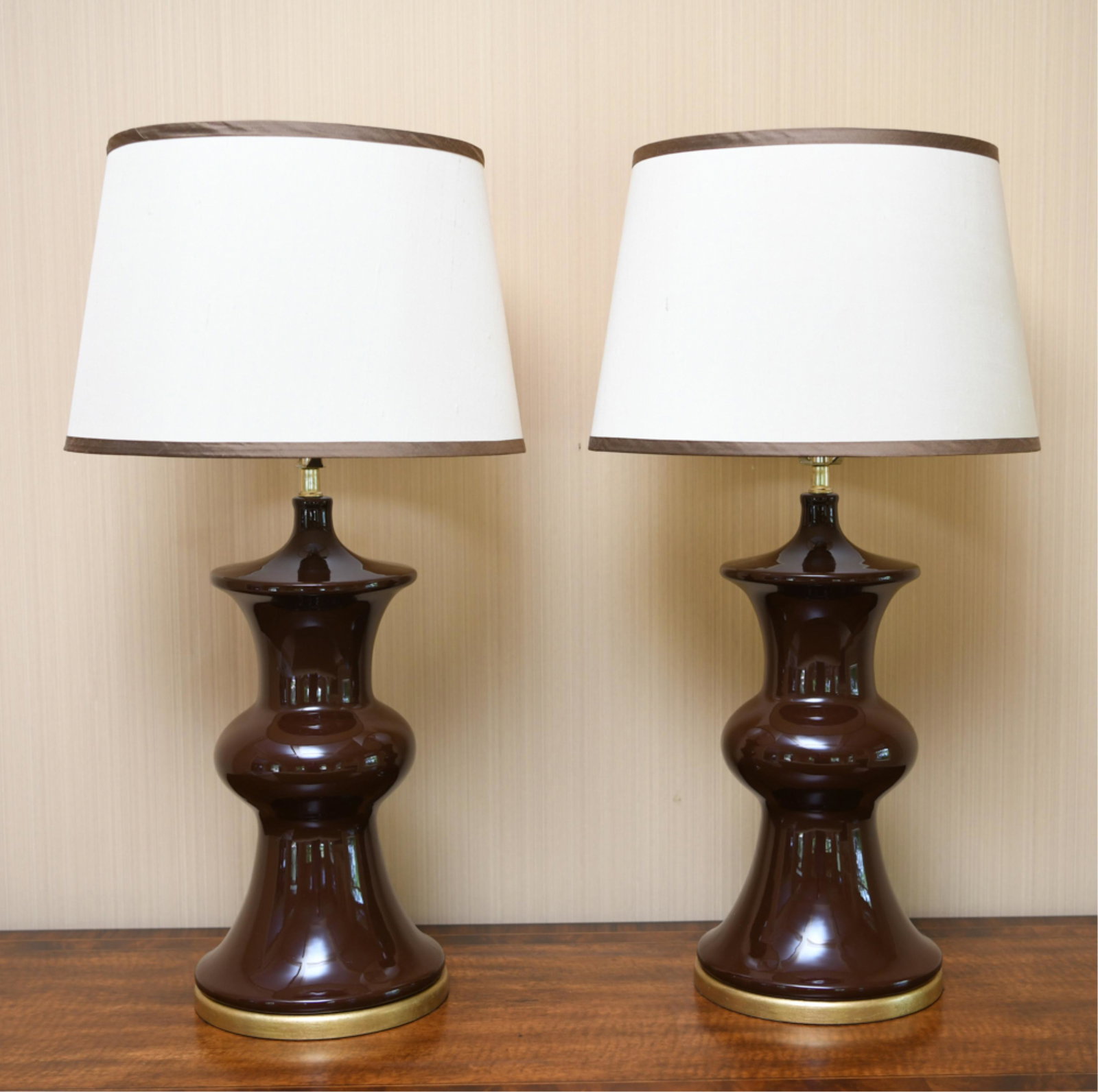 PAIR OF FESTONI LAMPS: Labeled Festoni on base. Dimensions: (Top of finial) H 28.75" x Dia. 15.25" Condition: Untested. Light wear from use.