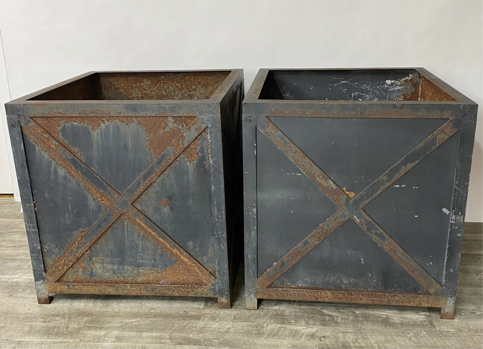 (2) LARGE METAL PLANTERS (1 of 8)