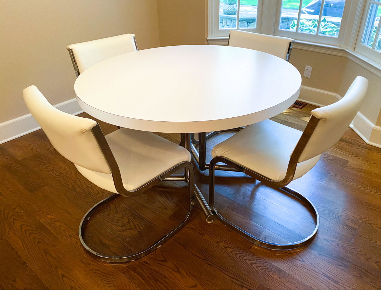 CONTEMPORARY CHROME DINING TABLE & CHAIRS (1 of 8)