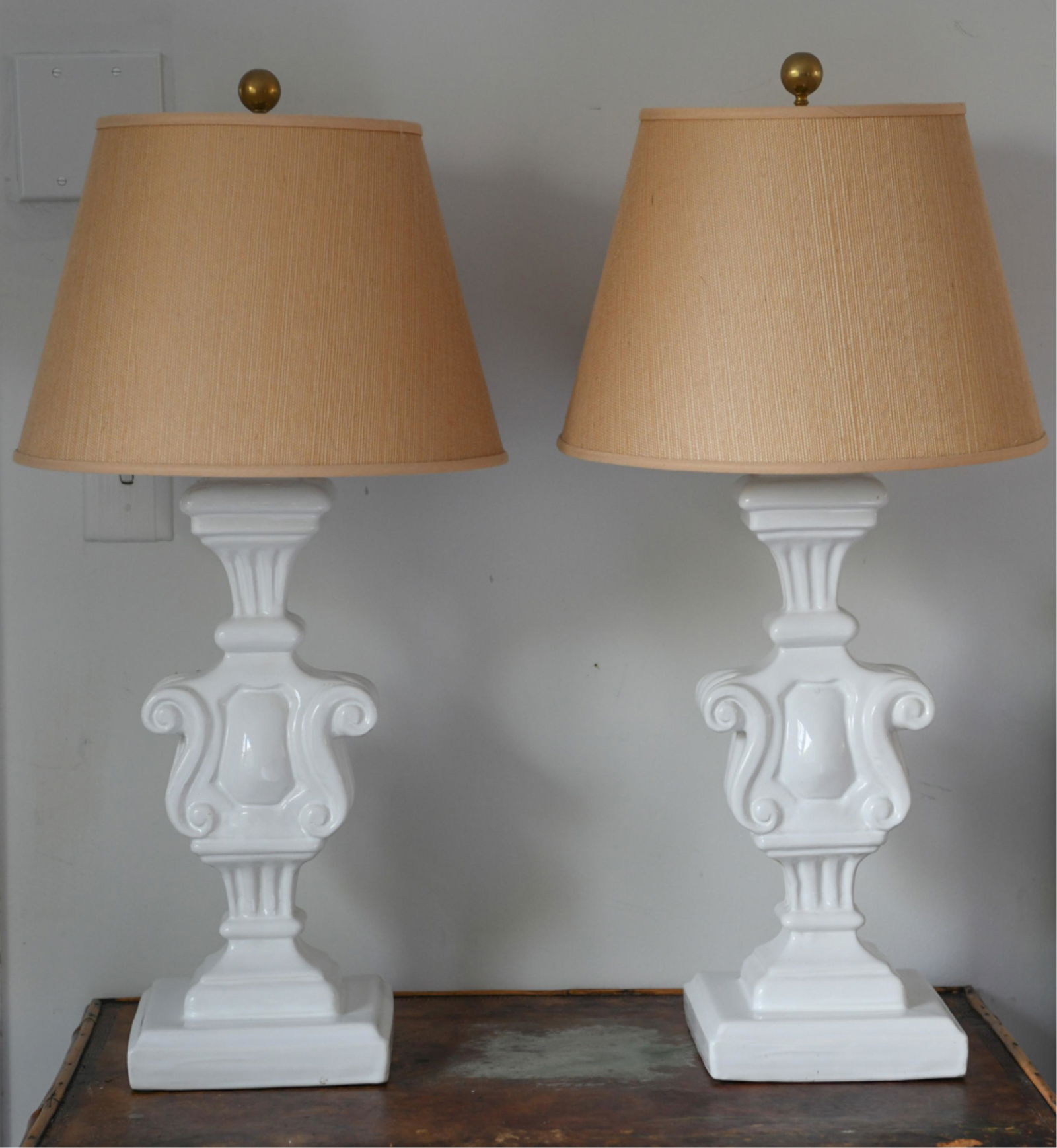 PAIR OF VINTAGE CERAMIC LAMPS (1 of 9)