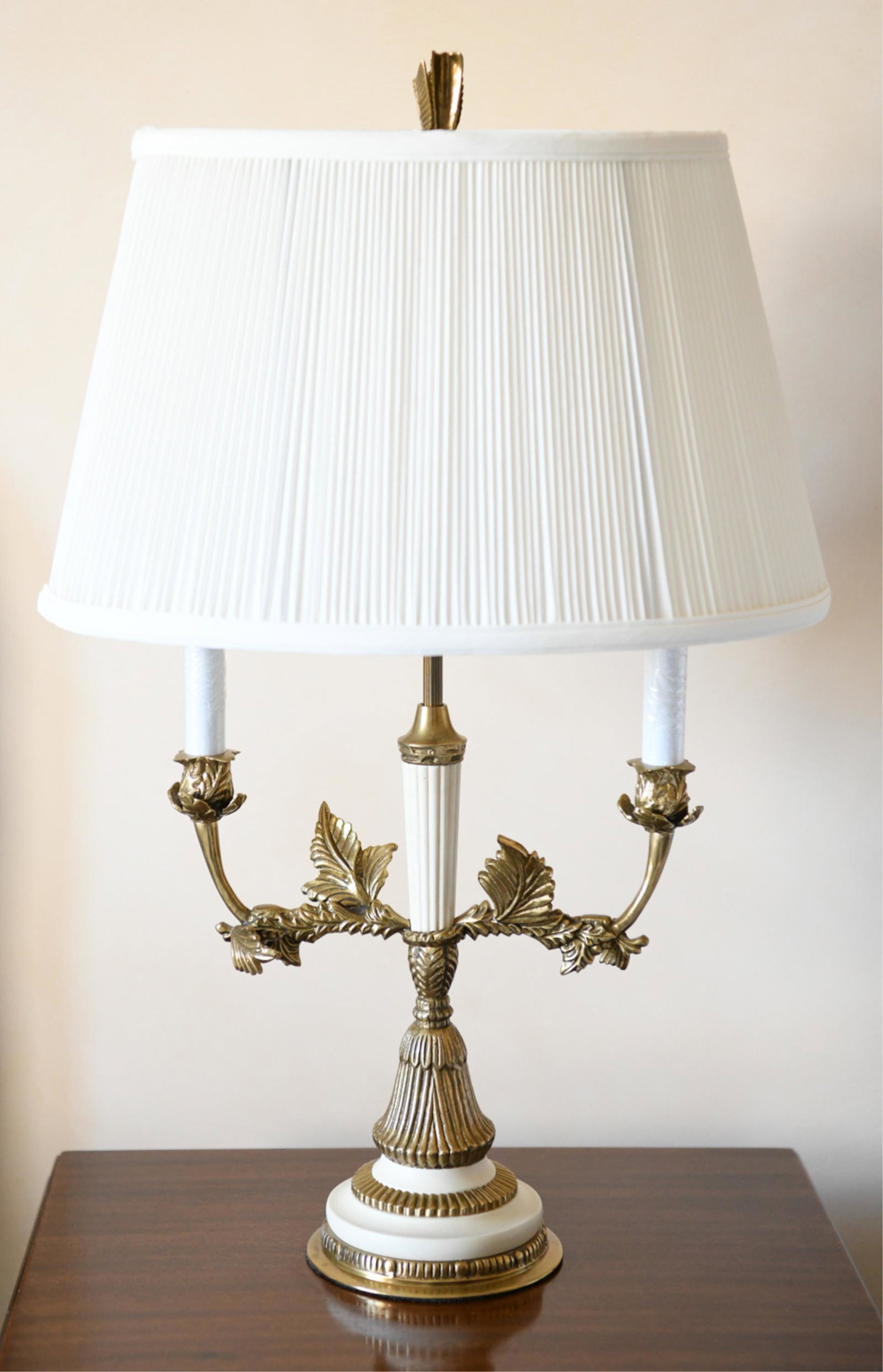 CHELSEA HOUSE ANTIQUE STYLE LAMP (1 of 10)
