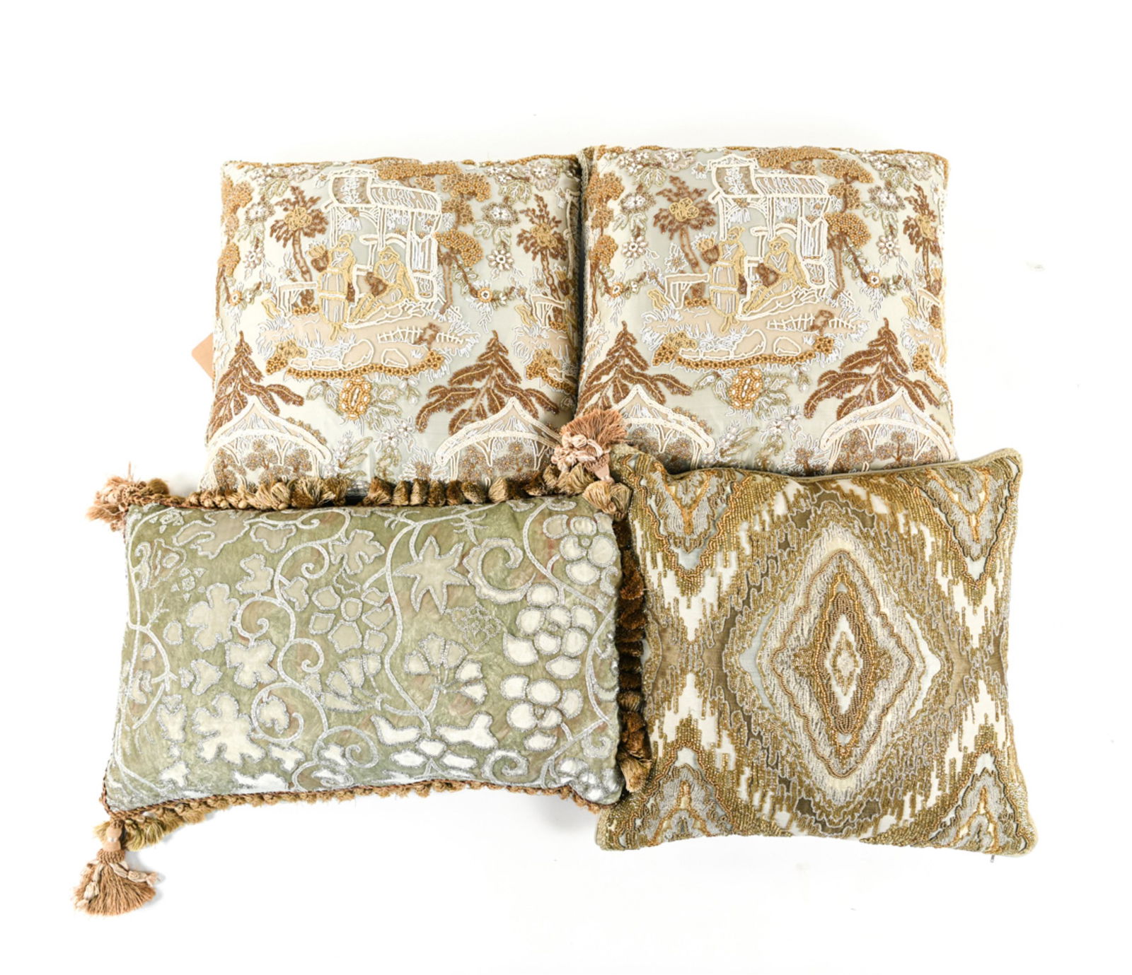 (4) DECORATIVE PILLOWS (1 of 12)