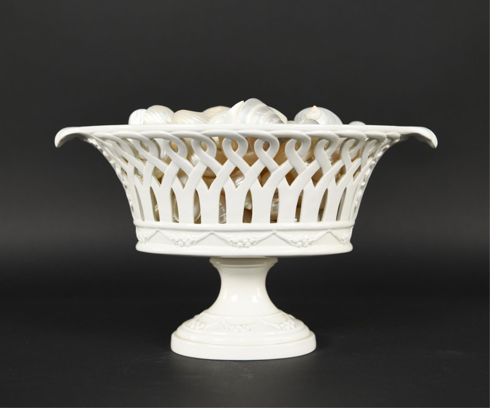 DECORATIVE ITALIAN CERAMIC COMPOTE WITH SHELLS (1 of 7)