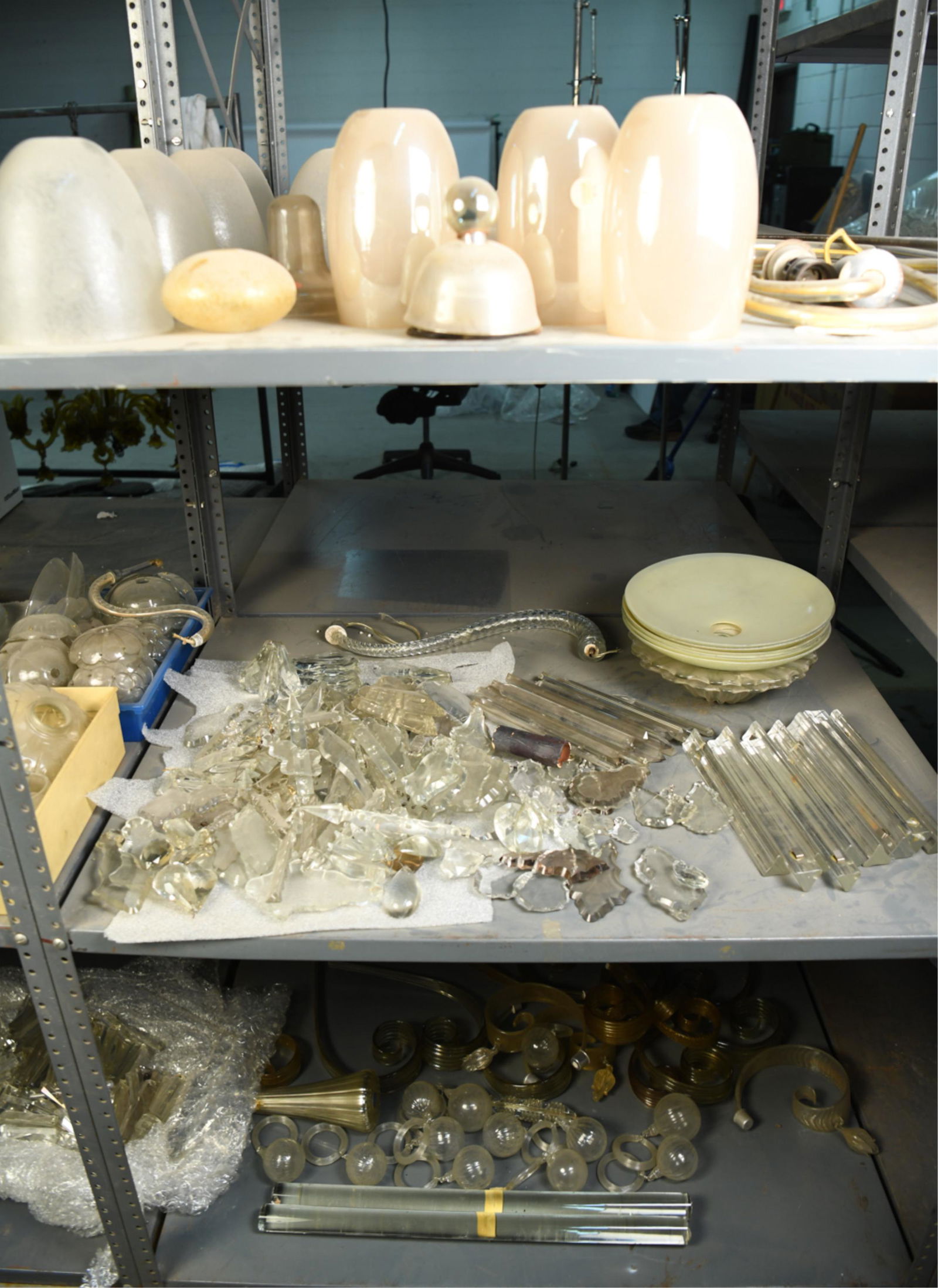 LARGE COLLECTION OF LIGHTING PARTS INCL MURANO (1 of 11)