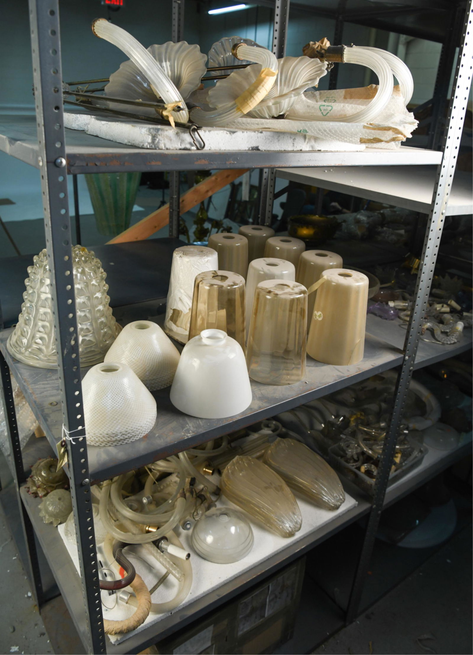 LARGE COLLECTION OF LIGHTING PARTS INCL. MURANO (1 of 8)