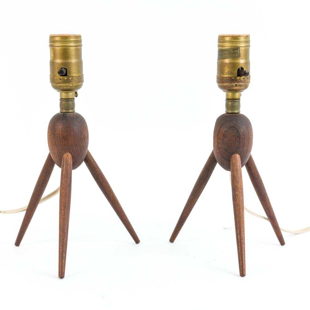 PAIR OF DANISH TRI-POD TABLE LAMPS (1 of 5)