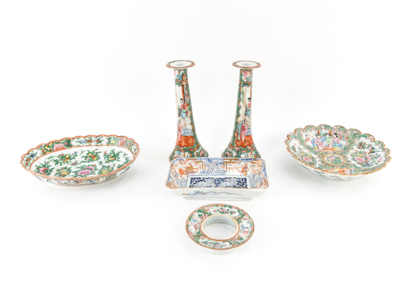 CHINESE ROSE MEDALLION PORCELAIN GROUPING (1 of 20)