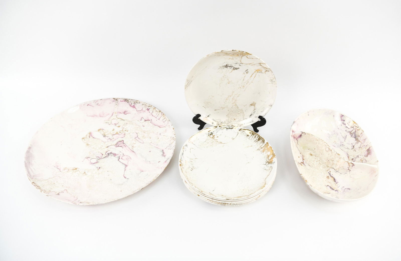 SASHA BRASTOFF SURF BALLET POTTERY PLATES (1 of 10)