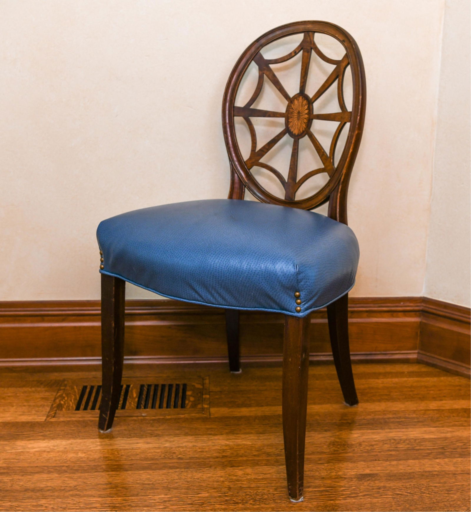 ANTIQUE INLAID HEPPLEWHITE STYLE SIDE CHAIR (1 of 9)