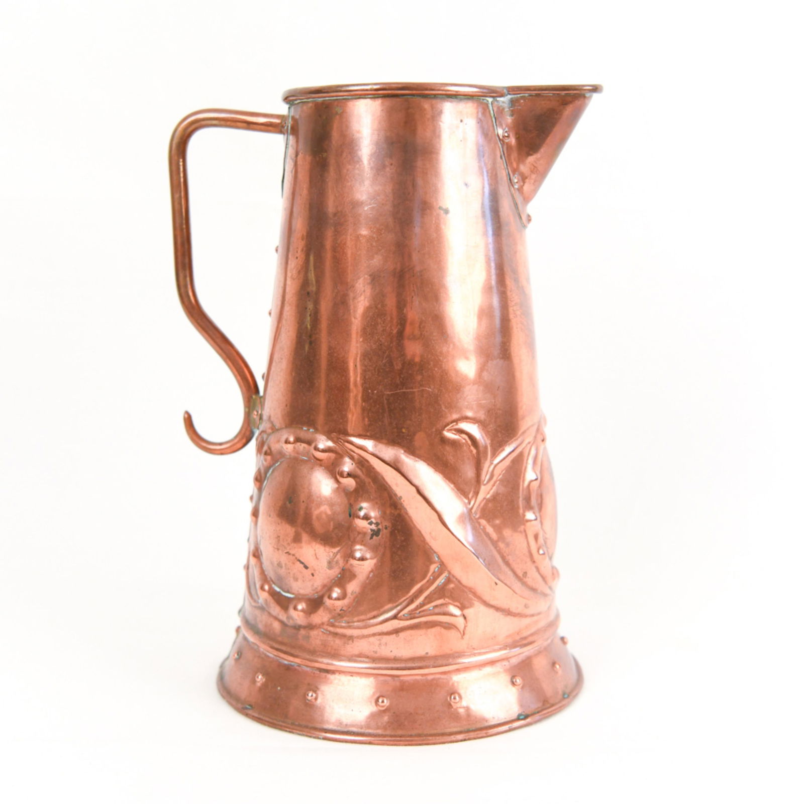 ARTS AND CRAFTS HAMMERED COPPER PITCHER (1 of 8)