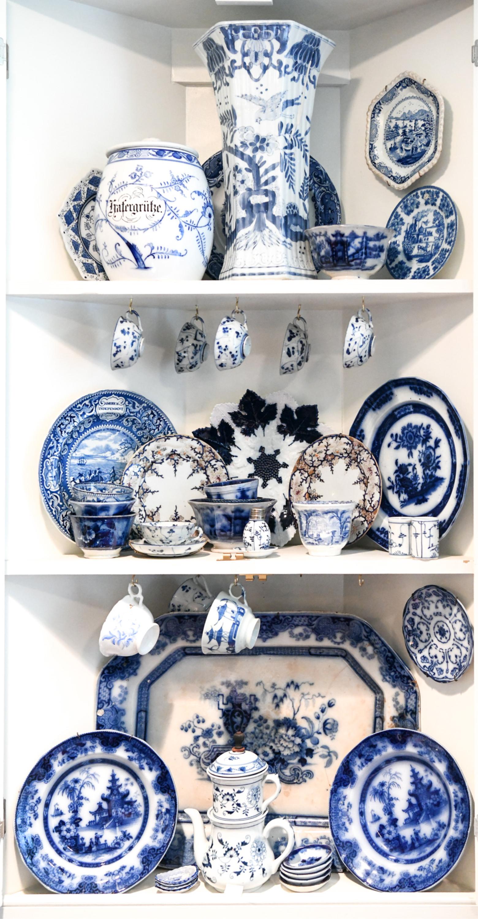 LARGE BLUE & WHITE PORCELAIN GROUPING ASIAN ETC. (1 of 20)