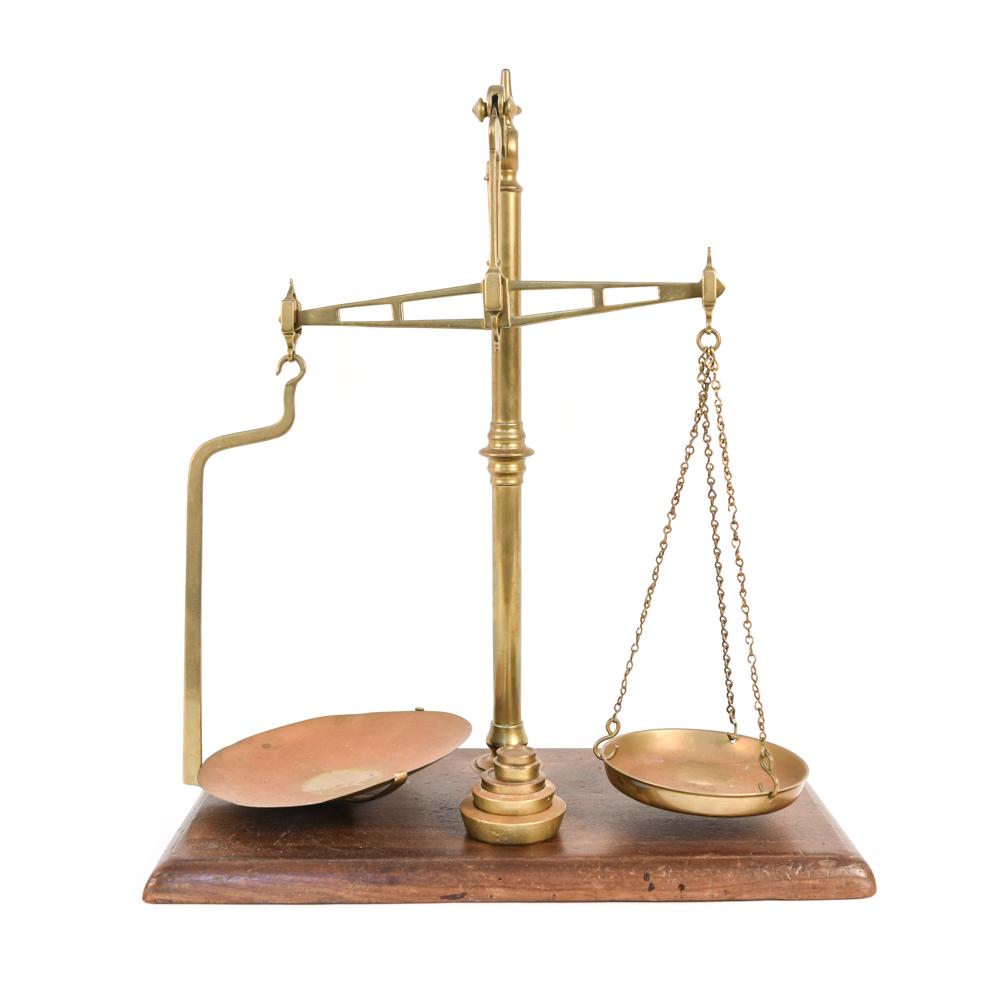VINTAGE BRASS BALANCE SCALE WITH (5) WEIGHTS (1 of 11)