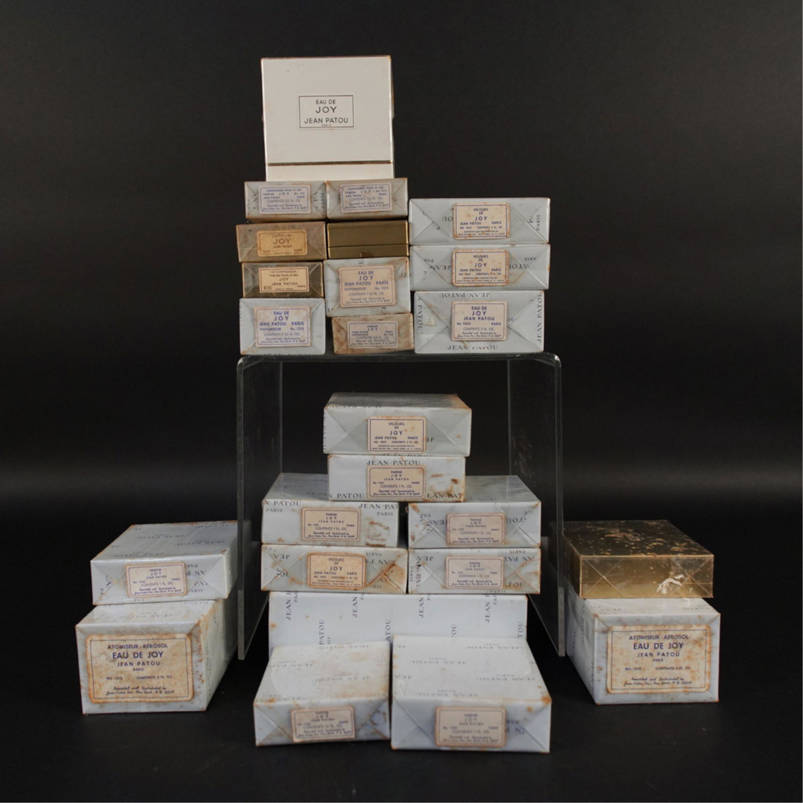 LARGE GROUPING OF JEAN PATOU JOY PERFUMES (1 of 7)