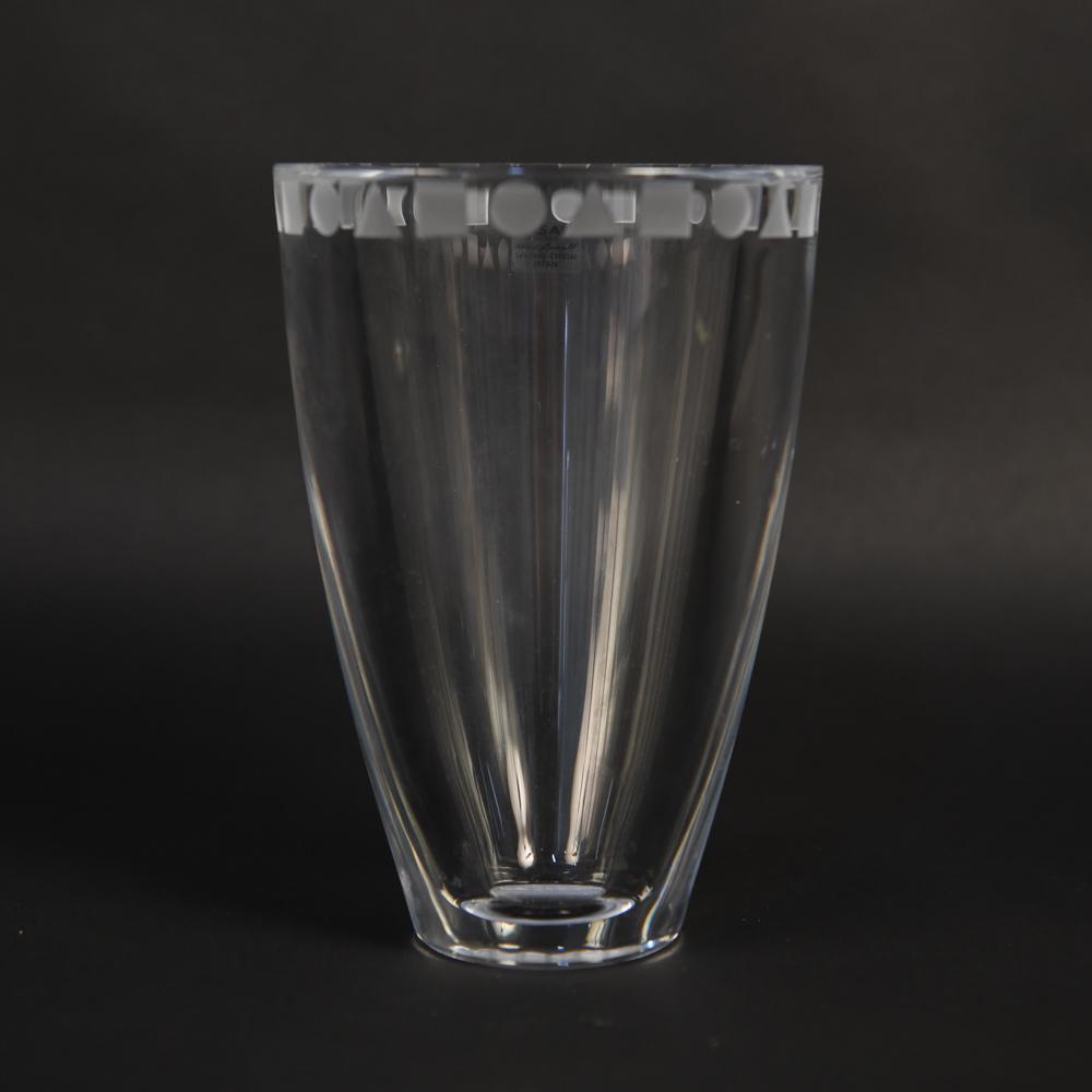 SASAKI SENGAI CRYSTAL VASE: With Sasaki designed by Ward Bennett sticker on inside rim of vase. Etched Sasaki on base. Dimensions: H 7" x Dia. 4.75" Condition: Light wear including a few scratches on top rim of vase. Some small