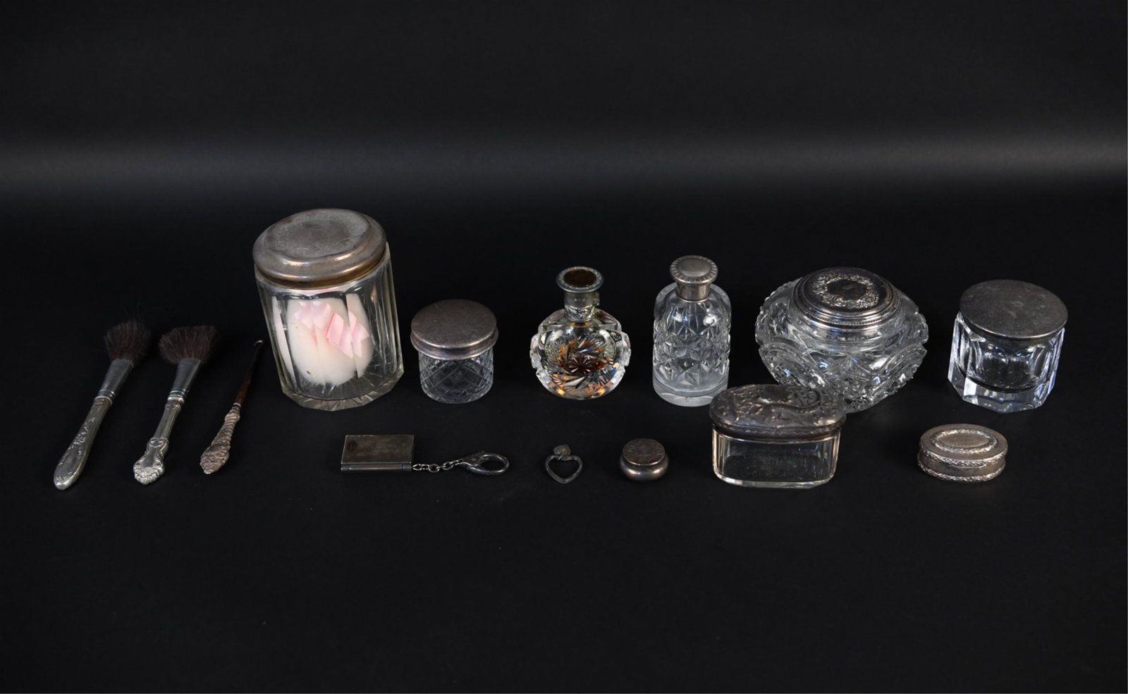 GROUPING OF STERLING SILVER DRESSER ACCESSORIES (1 of 20)