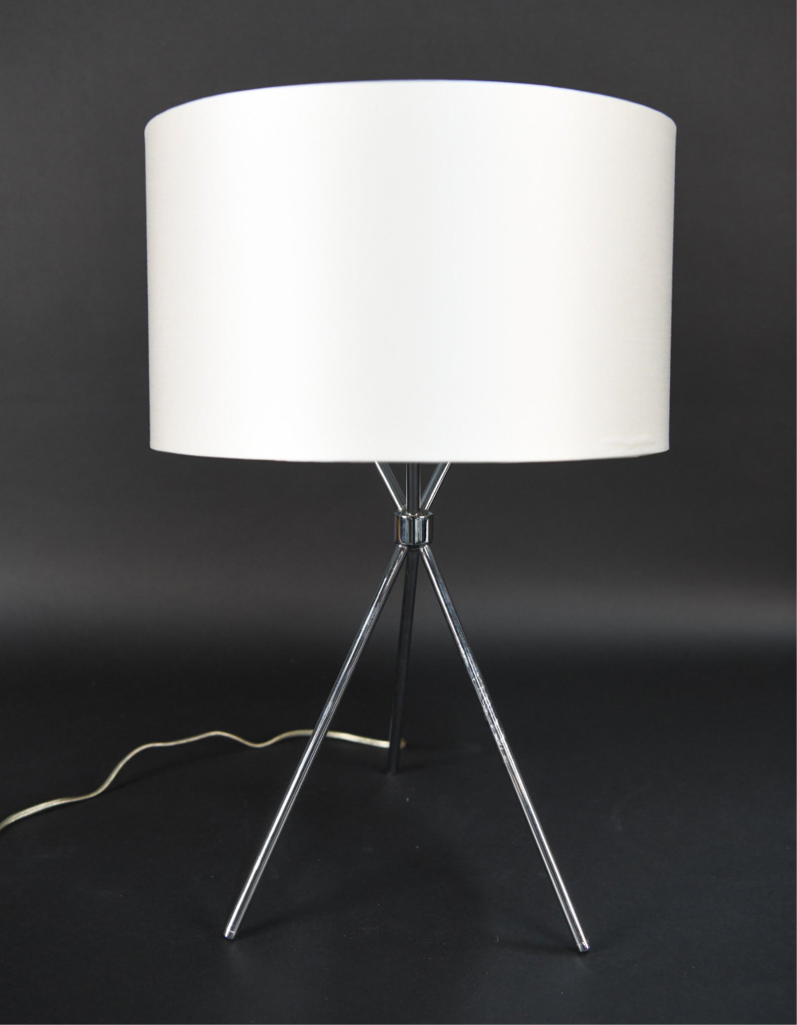 HANSEN POLISHED CHROME TRIPOD TABLE LAMP (1 of 12)