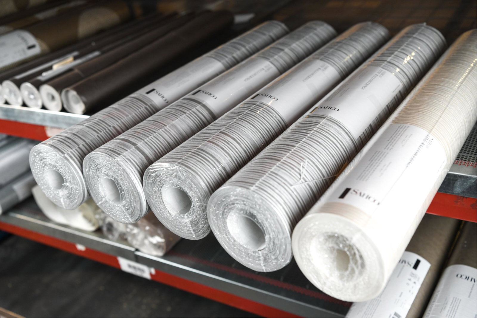 SAHCO WALLPAPER "PAPYRO" W129-01 & (1) W129-03: (4) W129-01 and (1) W129-03. Dimensions: H 27.5" x W 11 yards Condition: All in packaging.