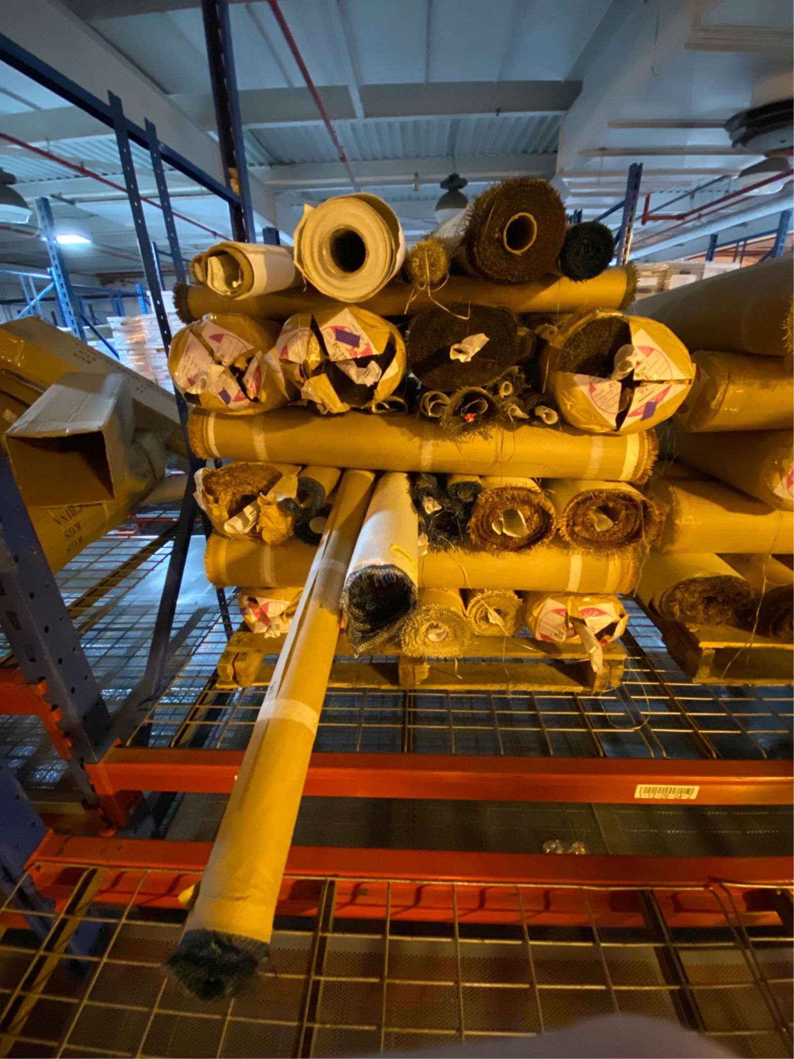 PALLET OF DONGHIA WALLPAPER. ASSORTED COLORS (1 of 7)