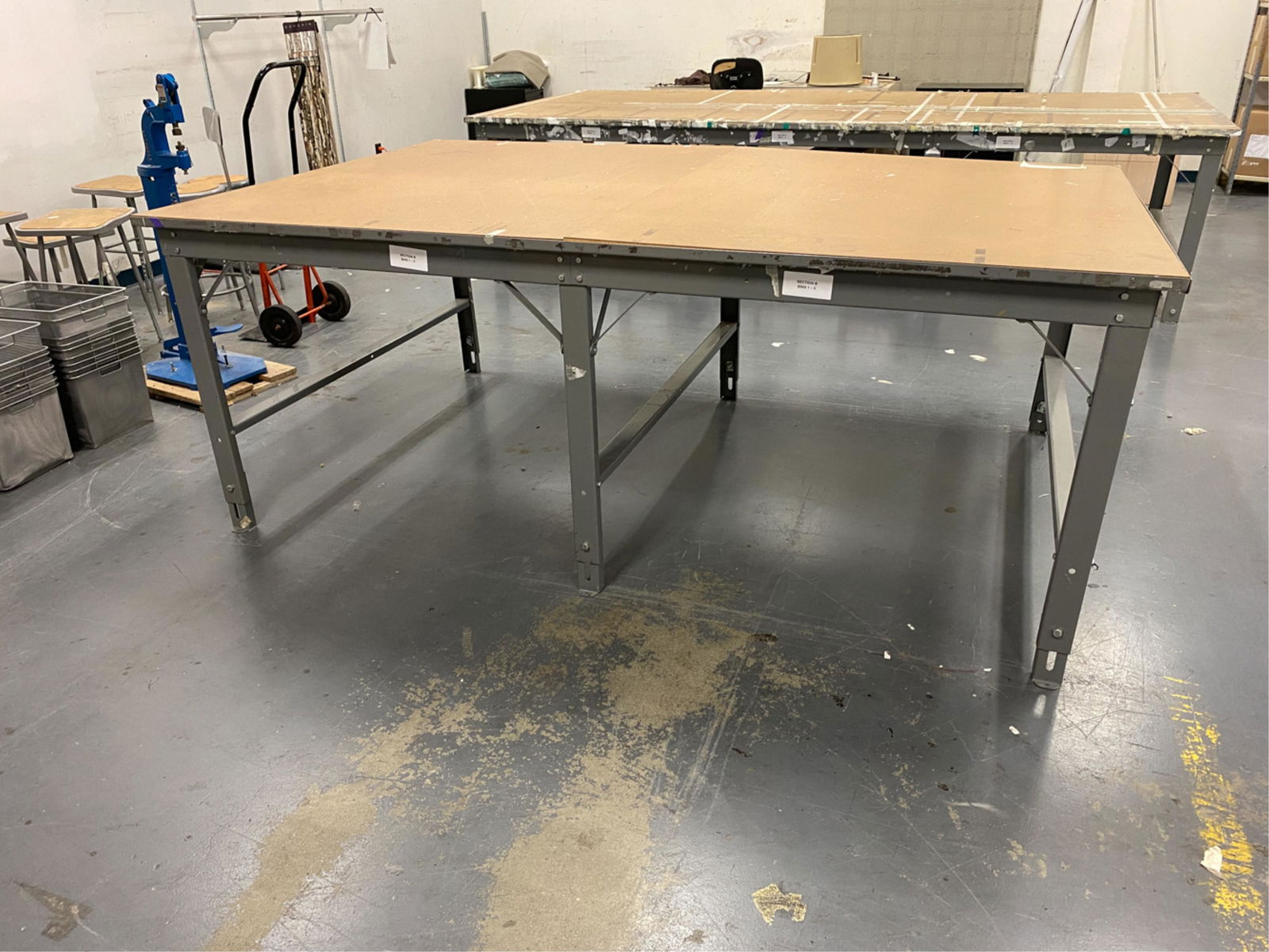 LARGE WORK TABLE (1 of 5)