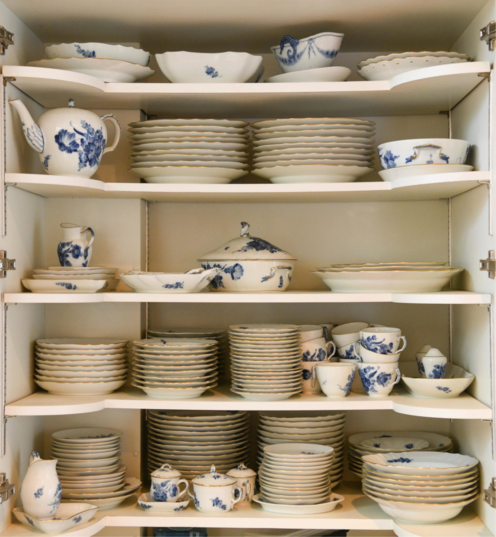 ROYAL COPENHAGEN PORCELAIN SERVICE (1 of 9)