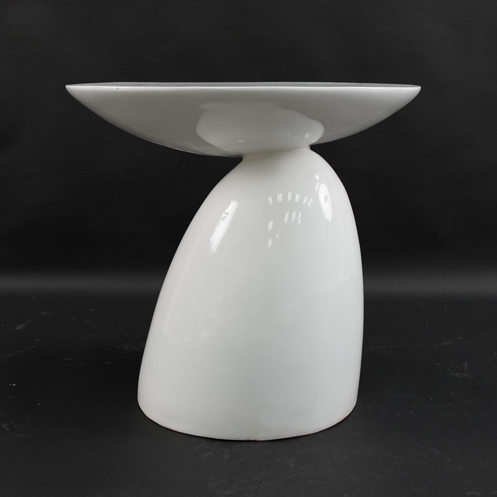 MODERN WHITE LACQUER SIDE TABLE (1 of 9)