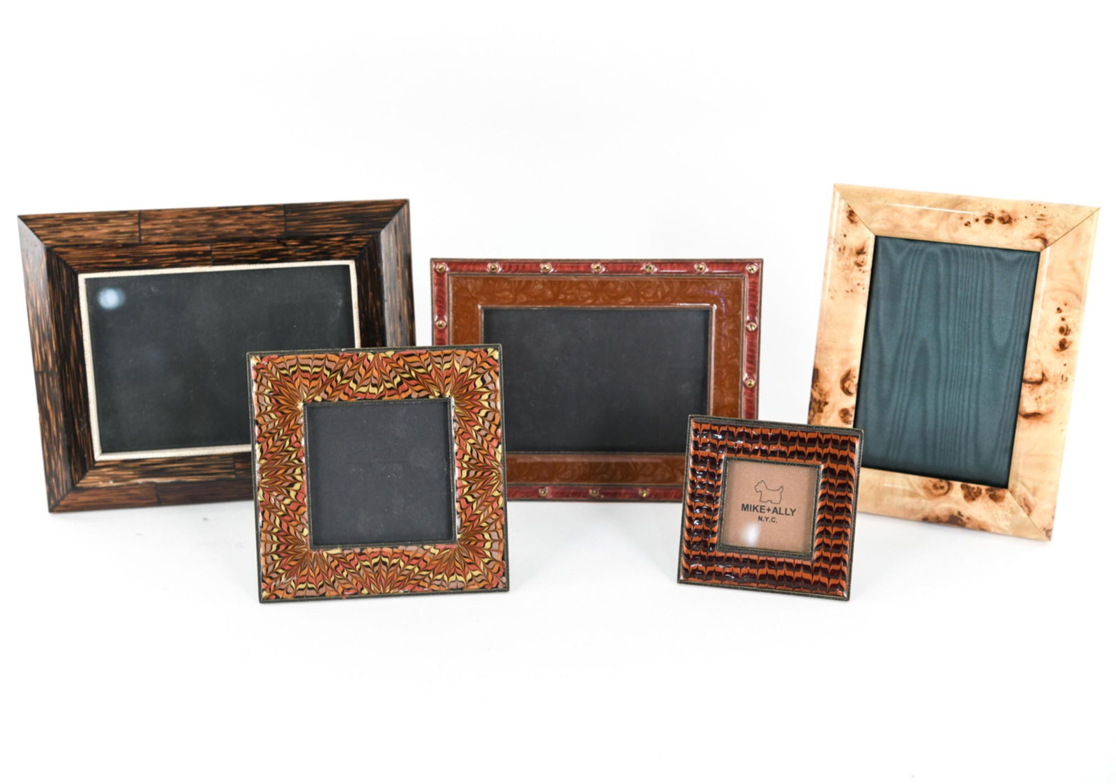 GROUPING OF PICTURE FRAMES (1 of 8)