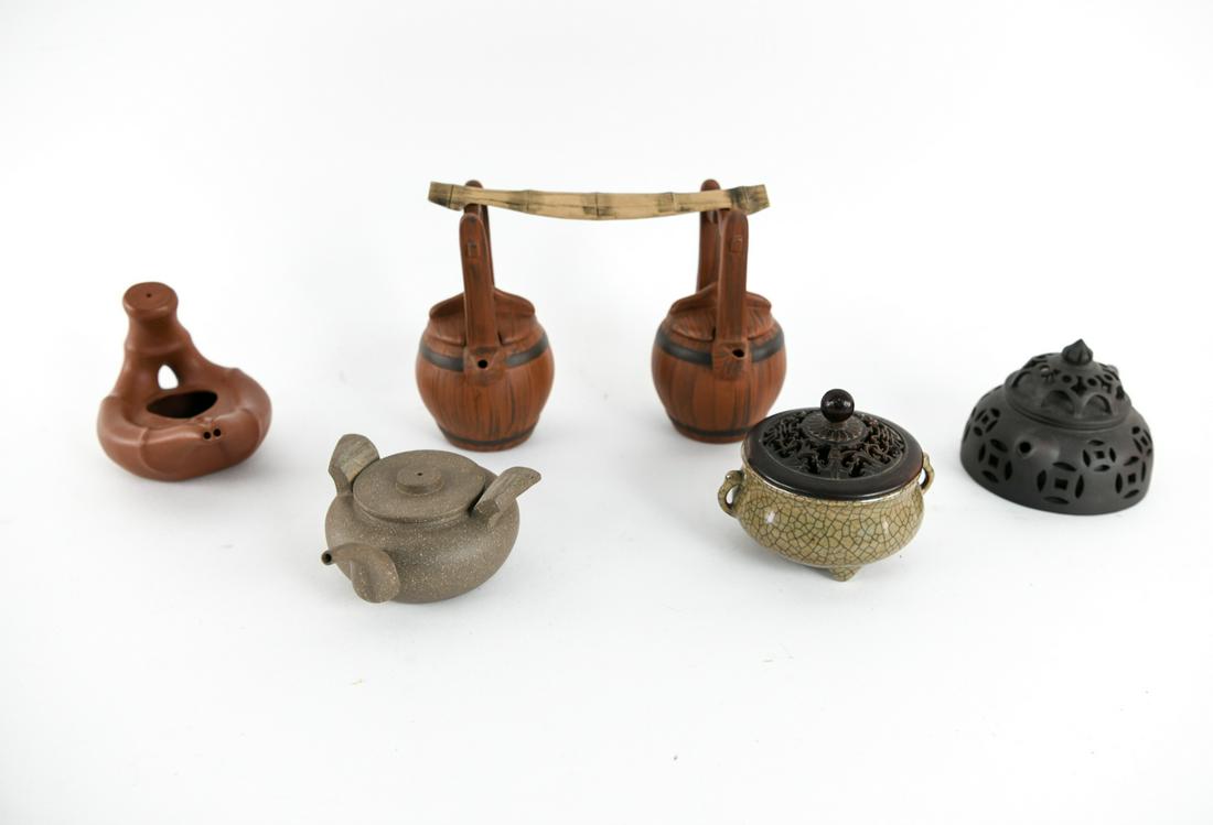 ASIAN VESSEL GROUPING: Including some reproduction. Dimensions: (Largest box) H 4" x W 9" x D 9.5" Condition: Tears and wear to boxes. Chip to one lid.