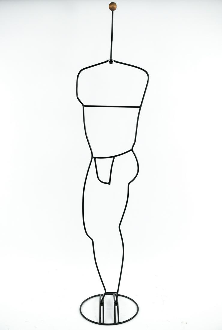 WIRE LIFESIZE MANNEQUIN DISPLAY (1 of 7)