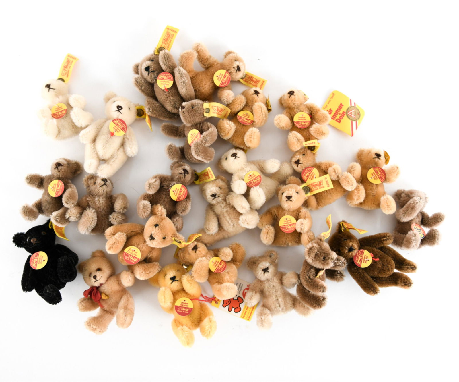 STEIFF SMALL BEAR GROUPING (1 of 12)