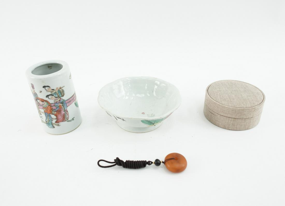 CHINESE GROUPING INCL. PORCELAIN (1 of 20)