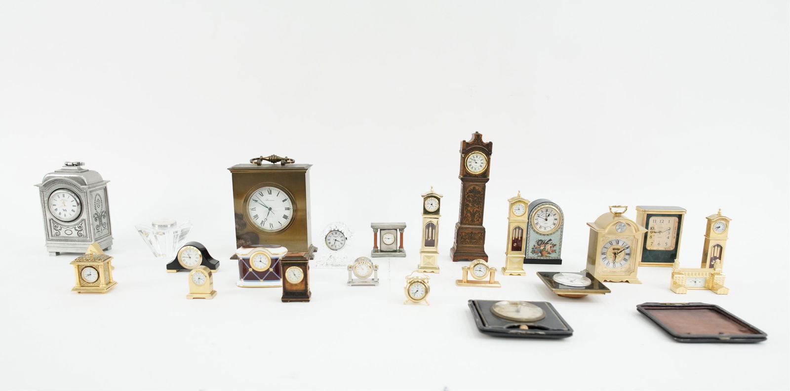 GROUPING TABLE TOP CLOCKS INCL. CARTIER (1 of 20)