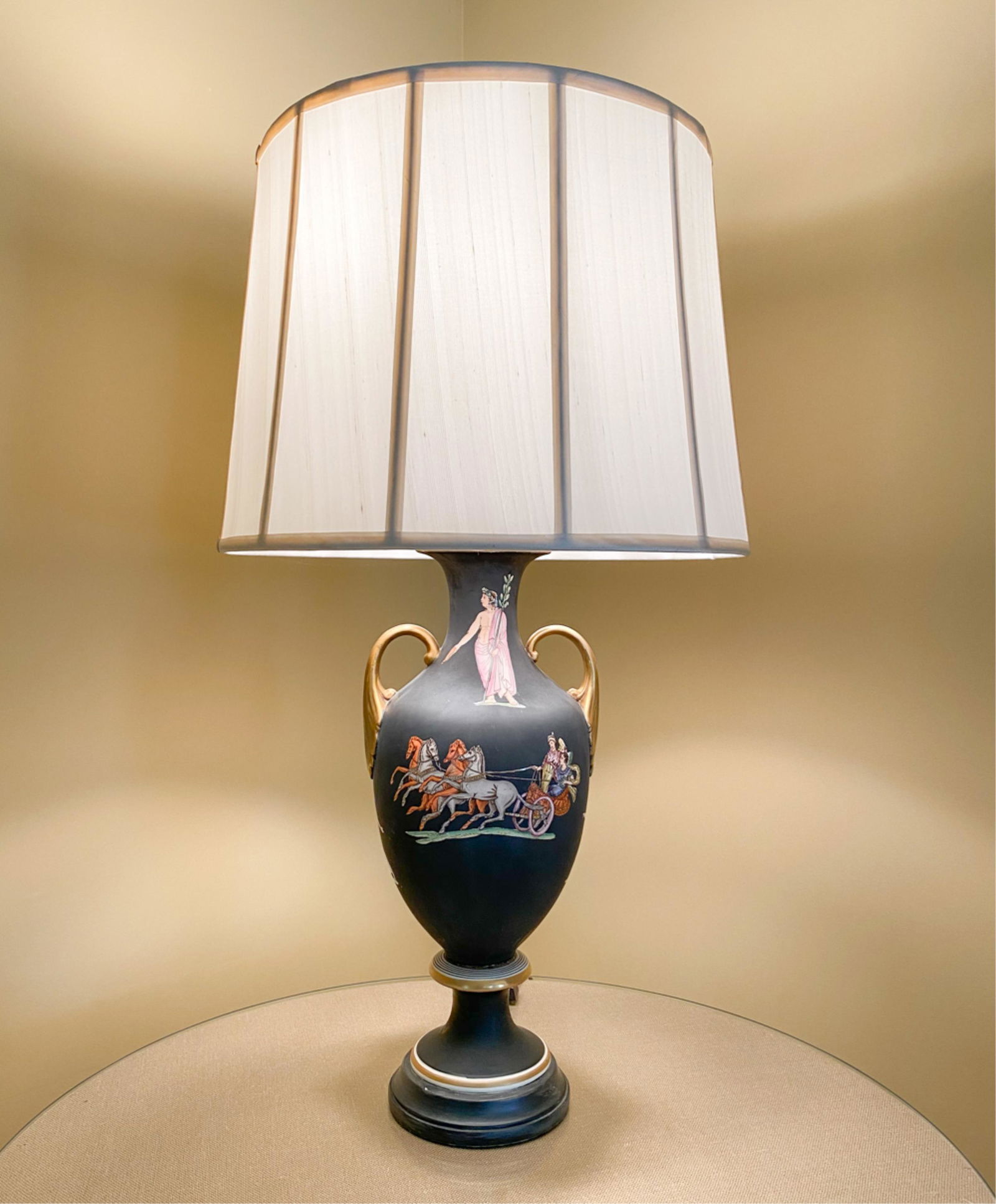 NEOCLASSICAL STYLE PORCELAIN LAMP (1 of 11)