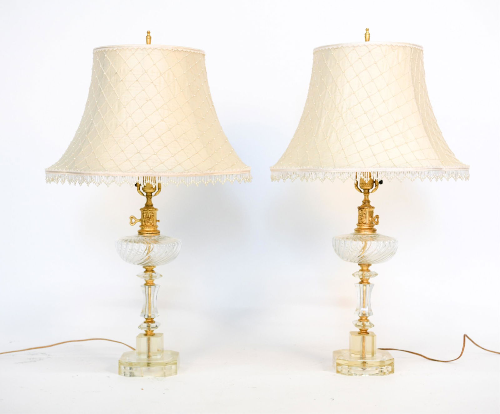 PAIR OF GLASS LAMPS STYLE OF OLD OIL LAMPS (1 of 15)