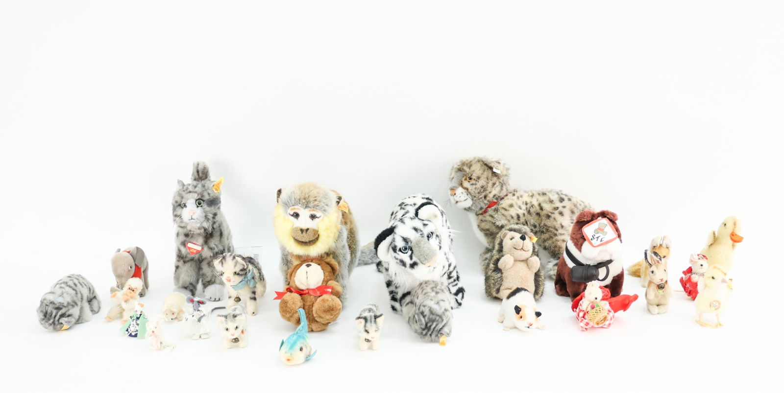 (26) GROUPING OF STEIFF ANIMALS, ETC. (1 of 20)