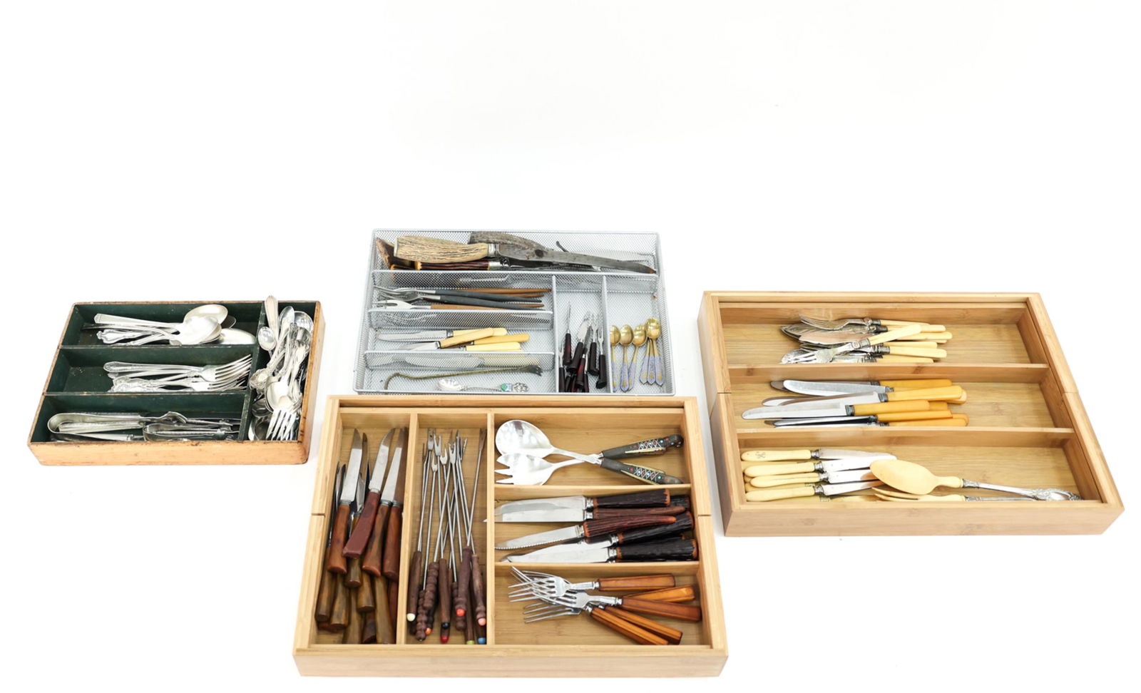 LARGE COLLECTION OF VINTAGE FLATWARE (1 of 20)