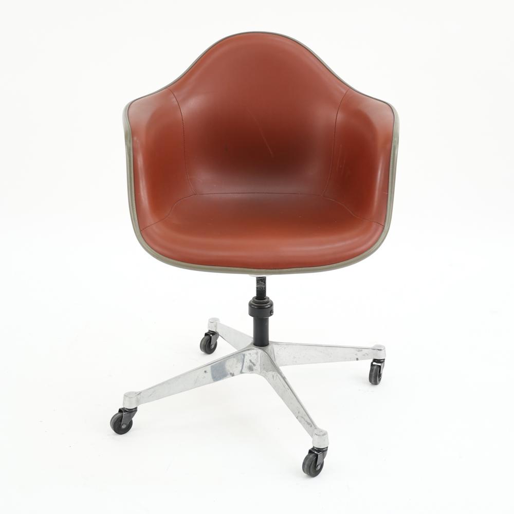EAMES FOR HERMAN MILLER SHELL CHAIR (1 of 19)