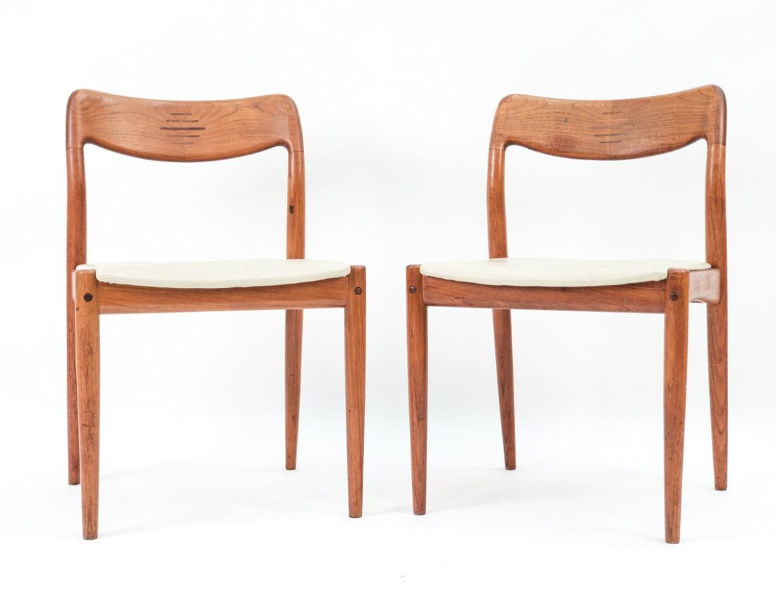 PAIR OF MID-CENTURY SIDE CHAIRS (1 of 15)