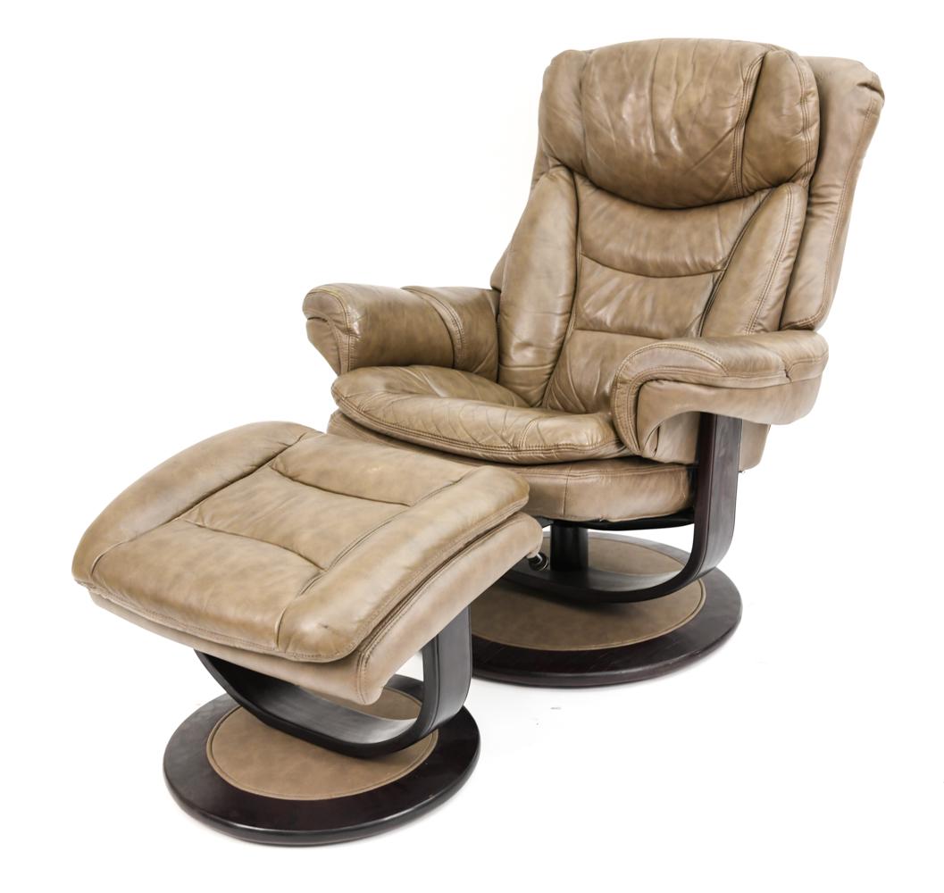 LANE RECLINER AND OTTOMAN (1 of 13)