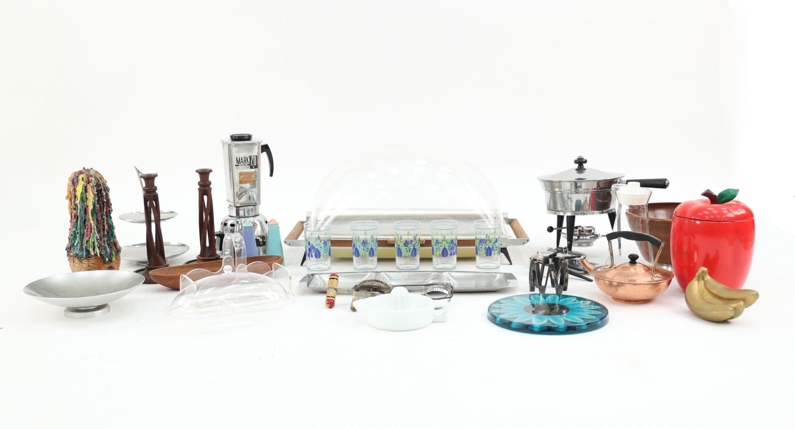 GROUPING OF MID-CENTURY KITCHENWARE (1 of 20)