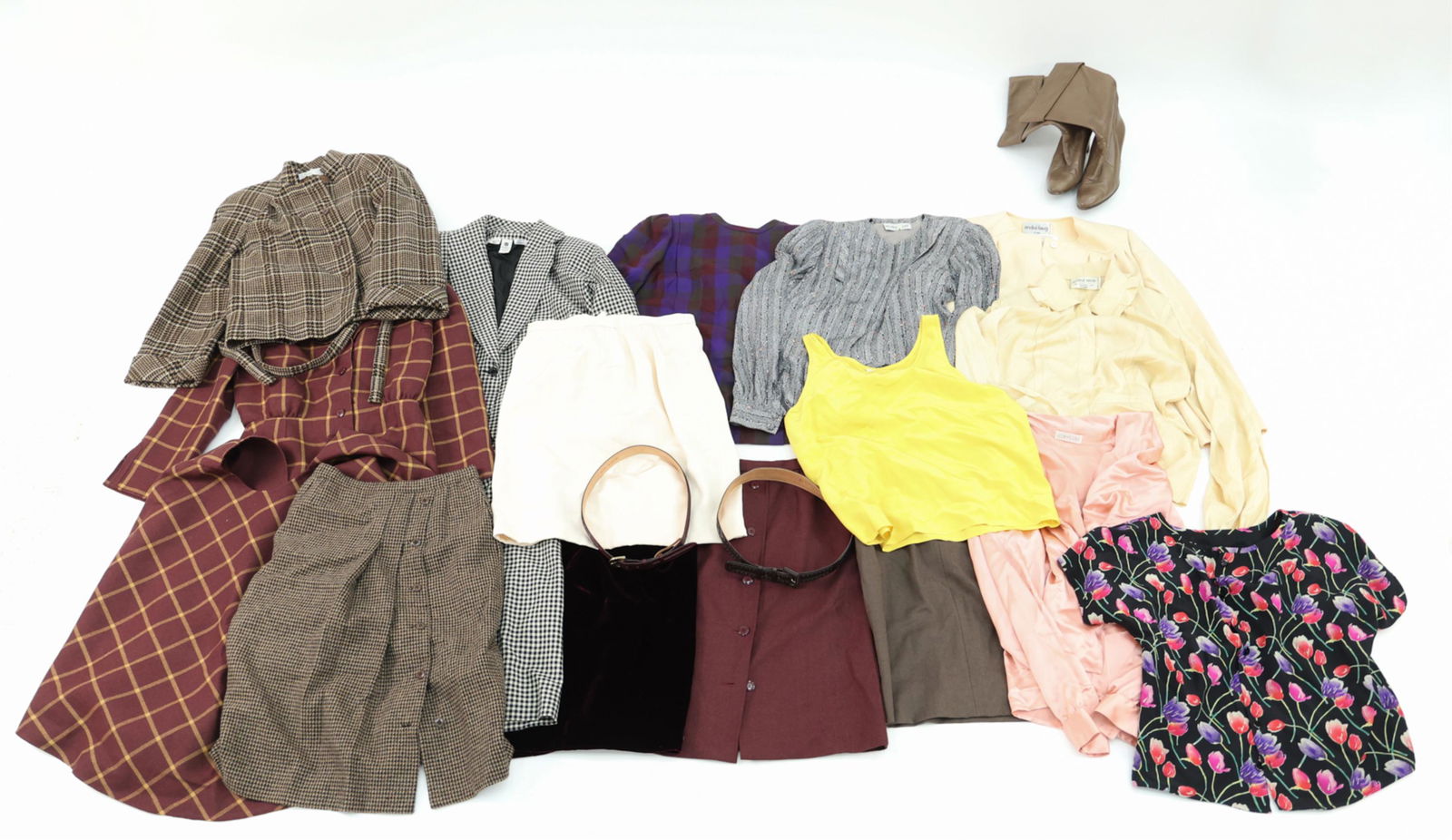 GROUPING OF DESIGNER CLOTHES AND ACCESSORIES (1 of 14)