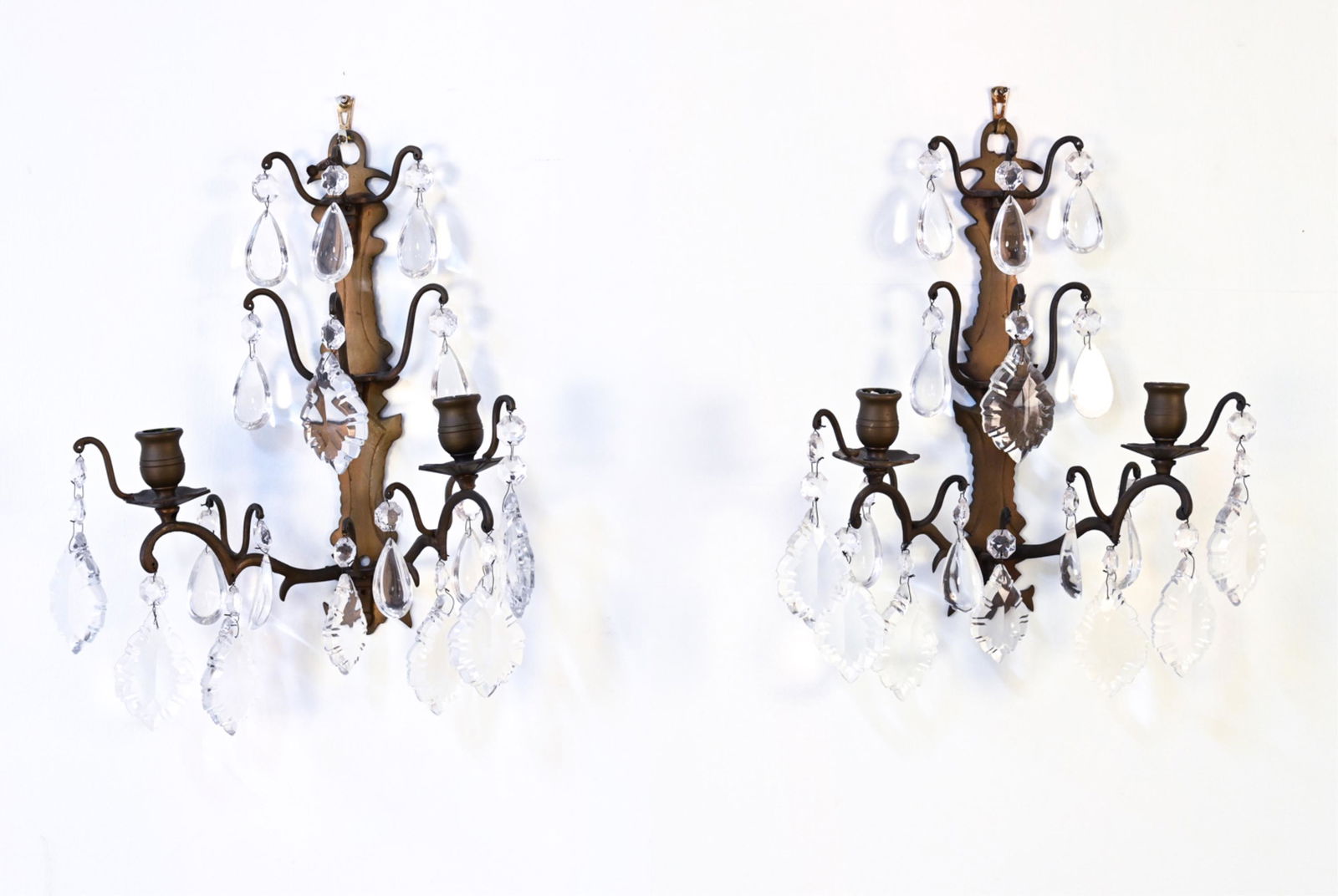 PAIR OF VINTAGE BRASS & CRYSTAL CANDLE SCONCES (1 of 17)