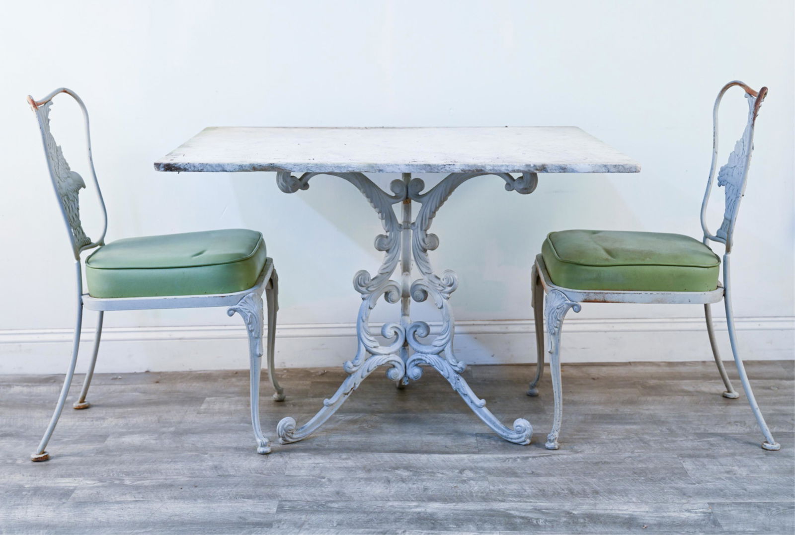 WOODARDS IRON PATIO TABLE AND CHAIR SET (1 of 20)