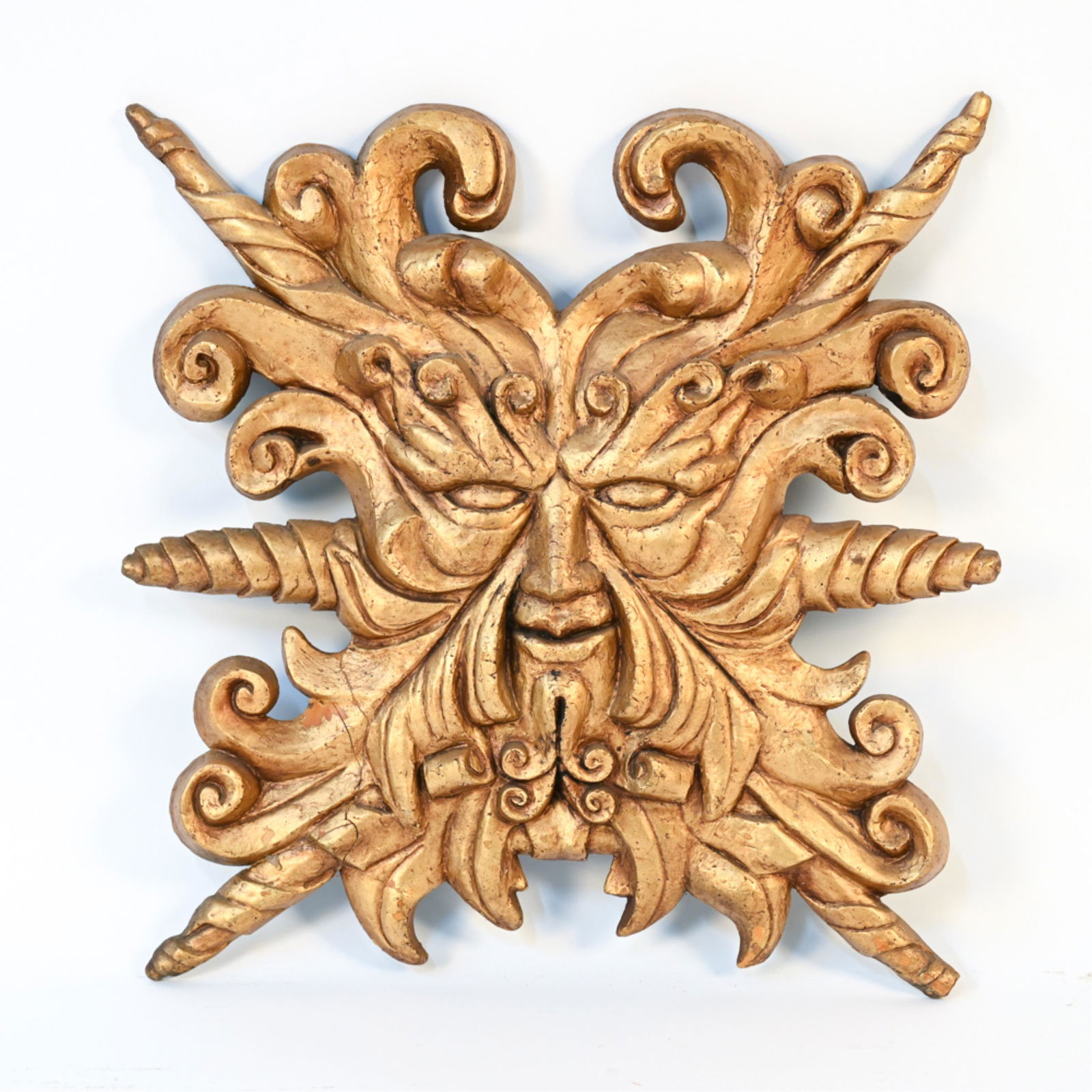 DECORATIVE WALL PLAQUE (1 of 12)