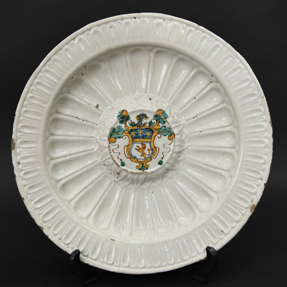 17TH CENTURY ITALIAN FAIENCE CHARGER 17.25" (1 of 12)