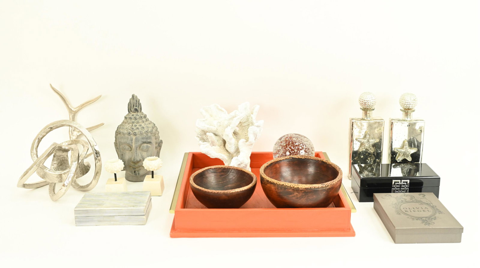 GROUPING OF CONTEMPORARY DECORATIVE OBJECTS (1 of 20)
